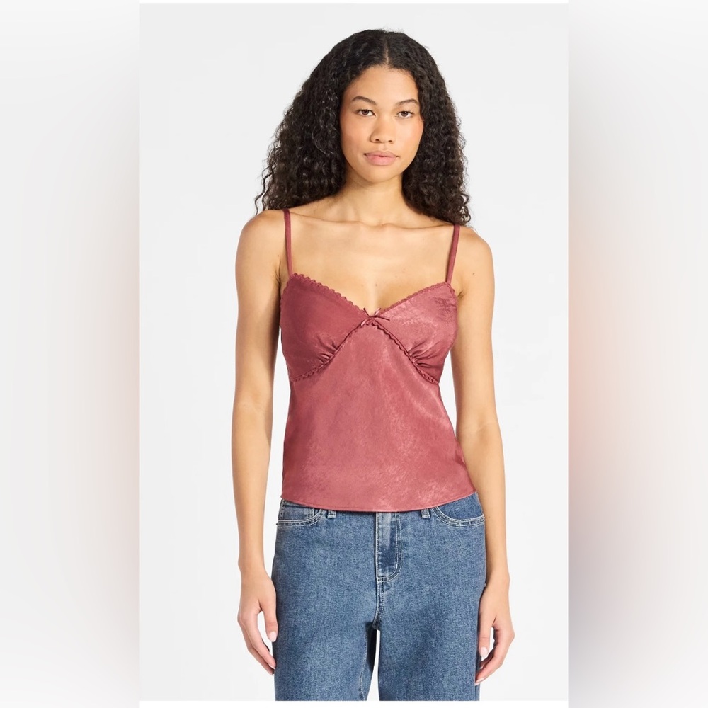 No Boundaries’ Women’s Elegant Burgundy Camisole Top! NWT! Size XS (0-2)
